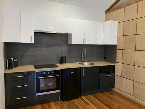 The Rocks Apartments - Food Delivery Shop 3