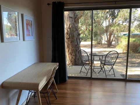The Rocks Apartments - Food Delivery Shop 1