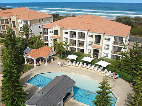 The Sands Unit 3 At 20 Pacific Parade Yamba Ocean View - Food Delivery Shop 1