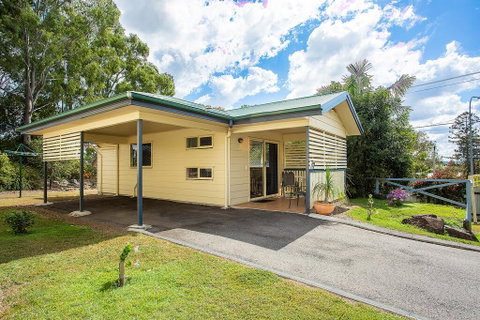 Tiaro Tourist Stopover - Food Delivery Shop 1