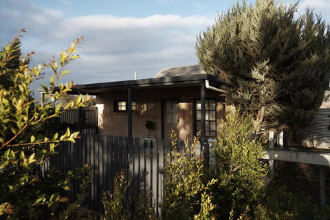 Tomfoolery Winemaker's Cottage Barossa Valley - Food Delivery Shop 1