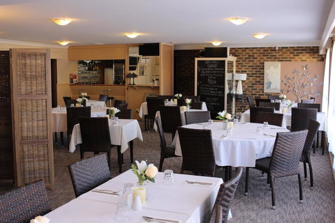 Top Of The Town Motel - Food Delivery Shop 3