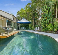 Tropical 5 bedroom family getaway in Noosa Heads - Food Delivery Shop