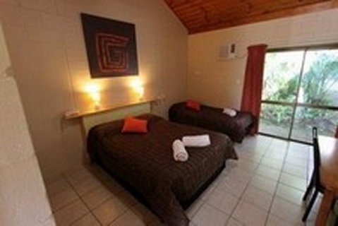 Tully Motel - Food Delivery Shop 1