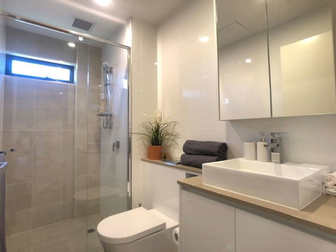 Two Brand New Bedrooms In The Sunlight Area - Food Delivery Shop 1