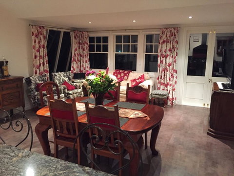 Twyford - Food Delivery Shop 2