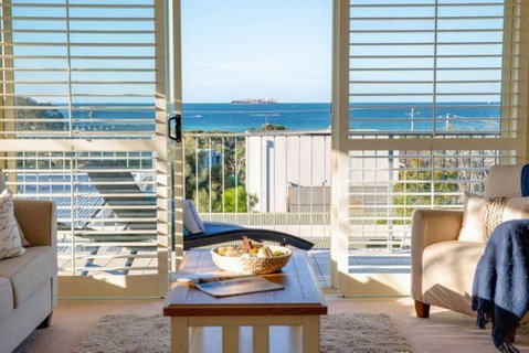 Tyrone Beach Retreat, VIEWS - Food Delivery Shop 2