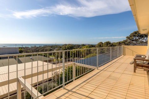 Tyrone Beach Retreat, VIEWS - Food Delivery Shop 0