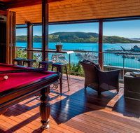 Uisce Luxury Holiday House With Jacuzzi Pool Table Cinema Premium Foxtel And Two Buggies - Food Delivery Shop