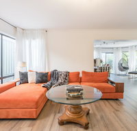 ULTRA SPACIOUS STYLISH HOME IN PRESTONS - SYDNEY - Food Delivery Shop