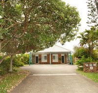 Unit 1/14 Tamarindus Street Marcoola Beach Pet friendly 300 BOND Linen supplied - Food Delivery Shop