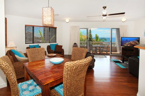 Unit 9, Coolum Blueseas Apartments, 59-61 Coolum Tce, Coolum Beach, 400 BOND, LINEN INCLUDED - Food Delivery Shop 3