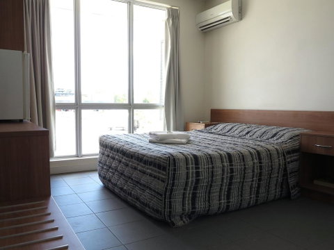 Upper Ross Hotel - Food Delivery Shop 2