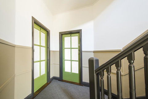 Victoria Street Apartments - Food Delivery Shop 3