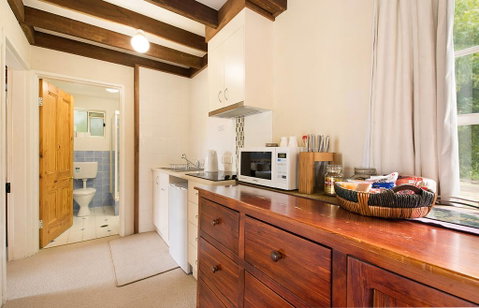 Vineyard Cottages - Food Delivery Shop 3