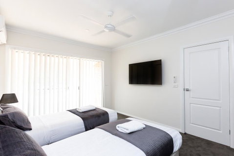 Wagga Apartments #4 - Food Delivery Shop 3