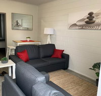 Walk to Lamberts Beach with Wi-fi and Netflix - Food Delivery Shop