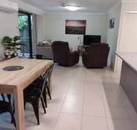 Waratah and Wattle Apartments - Food Delivery Shop