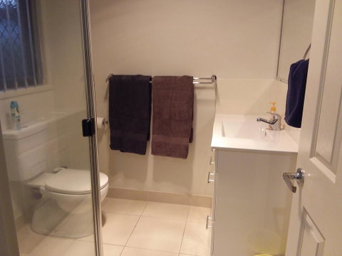 Waratah And Wattle Apartments - Food Delivery Shop 1