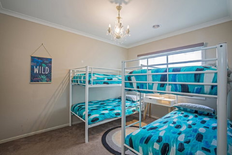 Nautical Rise Torquay - Food Delivery Shop 17