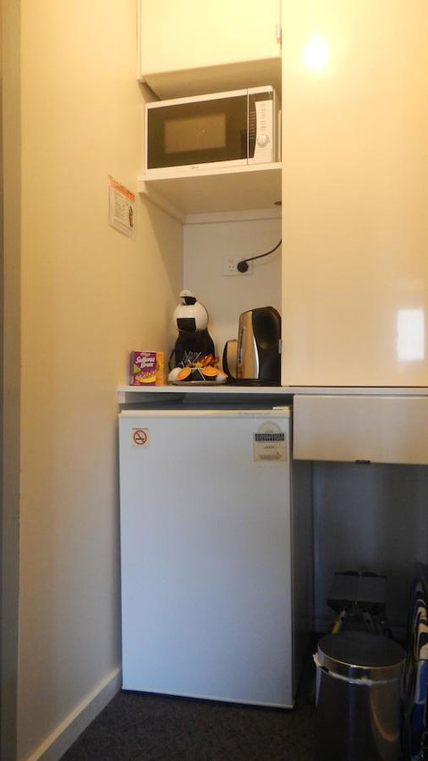 Avala Accommodation Daylesford - Food Delivery Shop 18