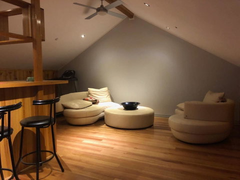 Avala Accommodation Daylesford - Food Delivery Shop 11