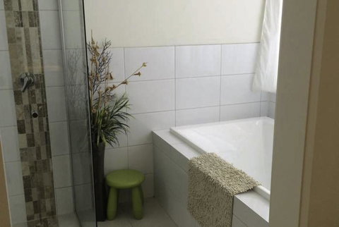 19 Glen Eagles Close - Food Delivery Shop 5