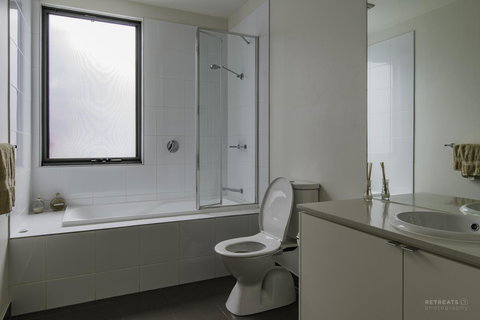 1 Pebble Place - Food Delivery Shop 13