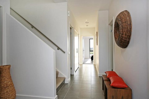 1 Pebble Place - Food Delivery Shop 6