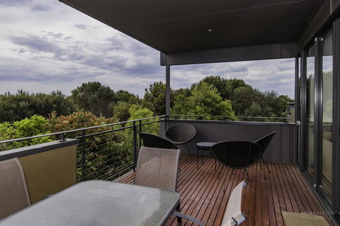 1 Pebble Place - Food Delivery Shop 8