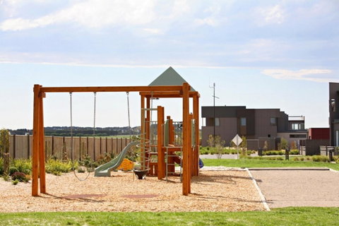 1 Pebble Place - Food Delivery Shop 15