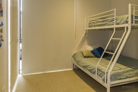 1 Pebble Place - Food Delivery Shop 12