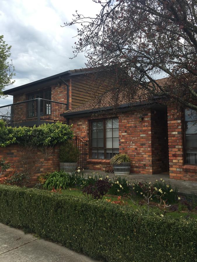 Dunneworthy VIC Food Delivery Shop
