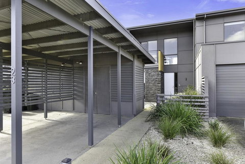 Torquay Golf Retreats - Pool, Beach, Tennis, Golf - Food Delivery Shop 4