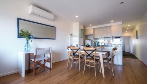 Waterfront Apt 234 Marinaquays - Food Delivery Shop 6