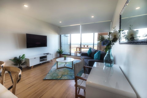 Waterfront Apt 234 Marinaquays - Food Delivery Shop 9
