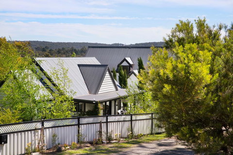 Cottage 4A - Food Delivery Shop 12