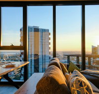Deluxe Sea Views Apartment - Food Delivery Shop