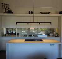 Lorne Holiday House - Food Delivery Shop