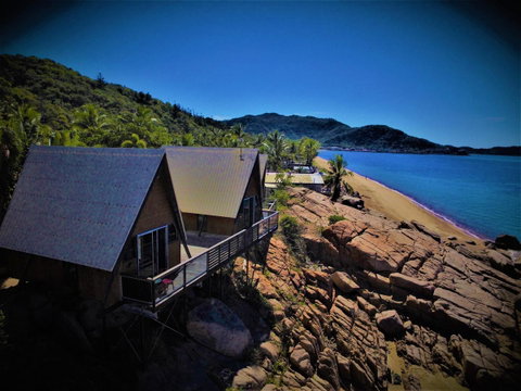 Nomads Magnetic Island - Food Delivery Shop 33