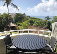 Sunshine Beach Luxe Apartment - Food Delivery Shop