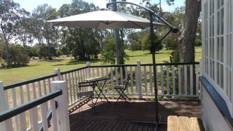 Lake Weyba Noosa Lodge & Kangaroos - Food Delivery Shop 2