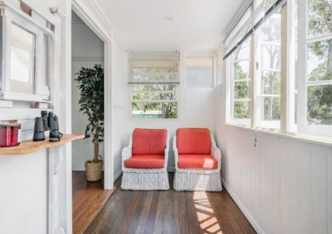 Lake Weyba Noosa Lodge & Kangaroos - Food Delivery Shop 19