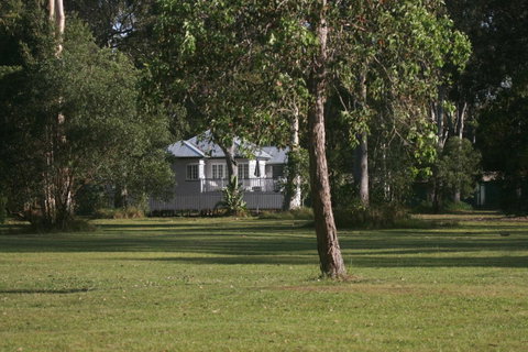 Lake Weyba Noosa Lodge & Kangaroos - Food Delivery Shop 30