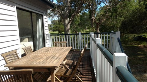 Lake Weyba Noosa Lodge & Kangaroos - Food Delivery Shop 21