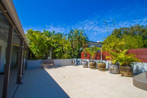 Sandcastles 1770 Motel & Resort - Food Delivery Shop 16