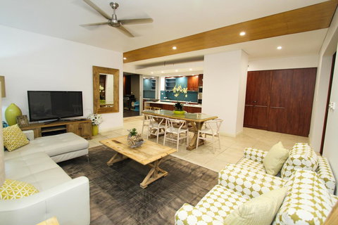 Sandcastles 1770 Motel & Resort - Food Delivery Shop 34