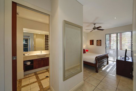 Sandcastles 1770 Motel & Resort - Food Delivery Shop 14