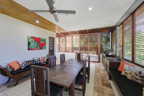 Sandcastles 1770 Motel & Resort - Food Delivery Shop 28