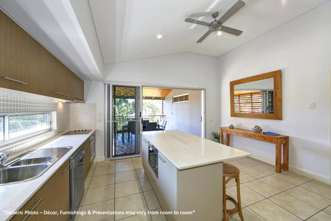 Sandcastles 1770 Motel & Resort - Food Delivery Shop 25